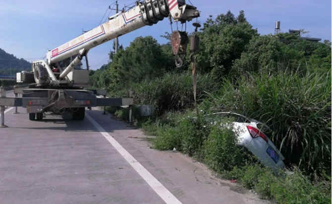 宁江区重载吊车救援 宁江区重载吊车救援